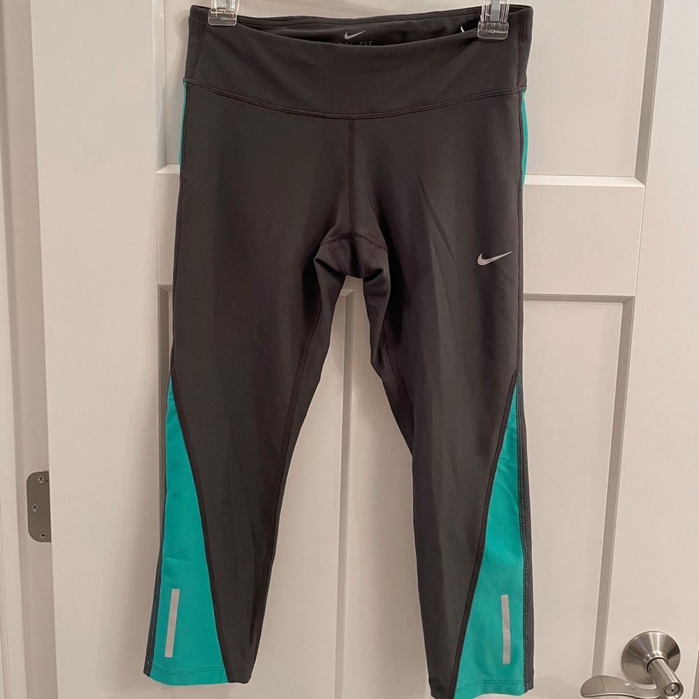Nike Cropped Leggings